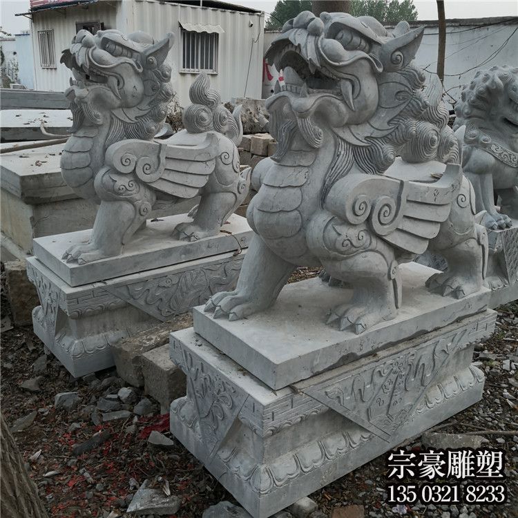 庭院小區(qū)大理石石雕會(huì)飛的貔貅雕塑